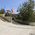 Rexho *